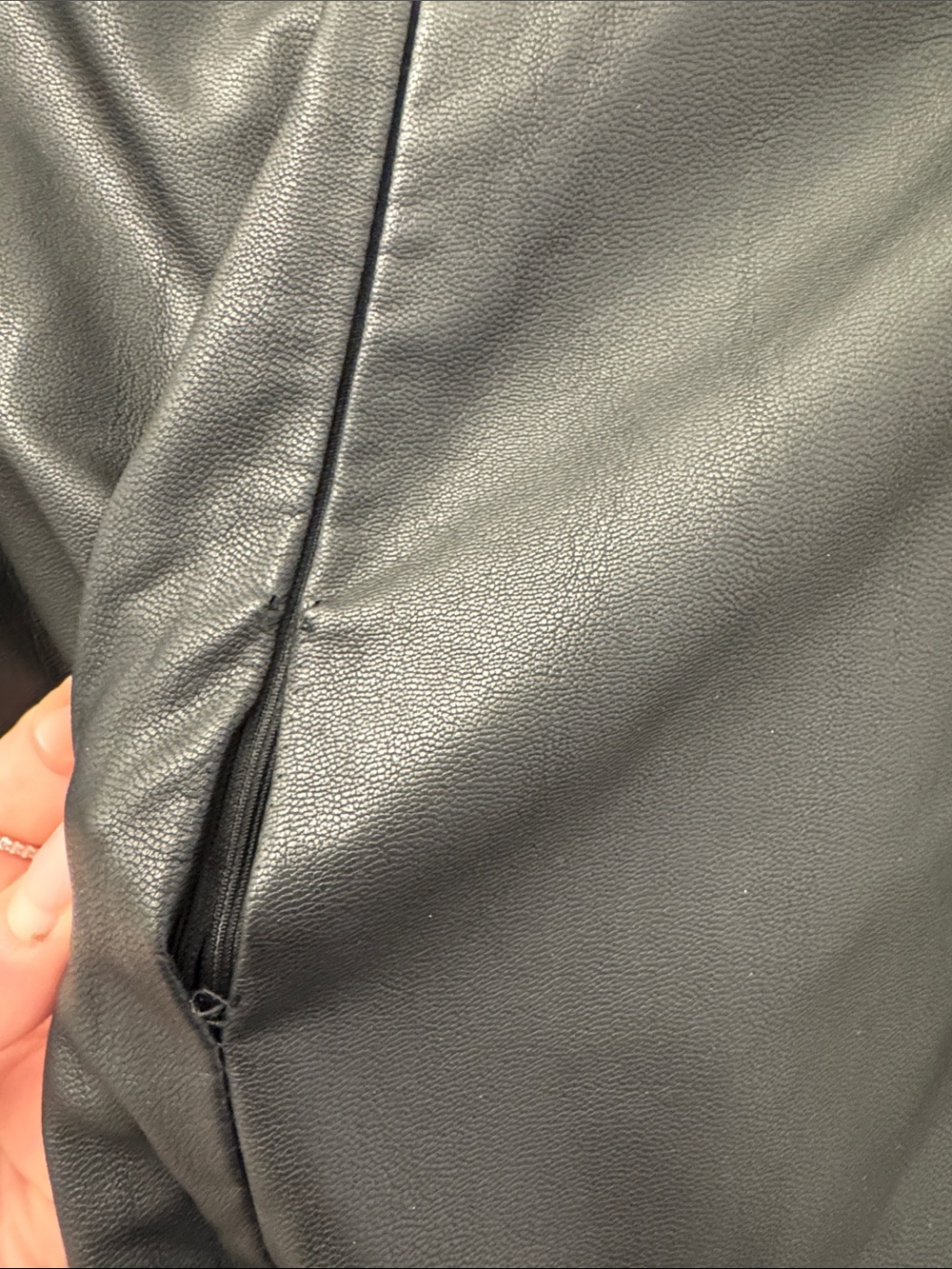 Romeo and Juliet faux leather skirt - Picture 3 of 5